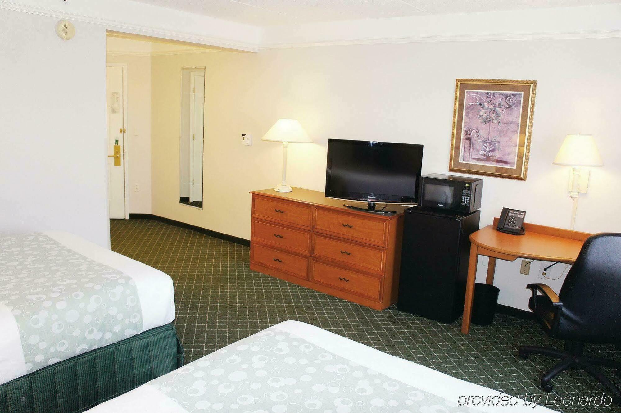 La Quinta By Wyndham St. Louis Westport Hotel Maryland Heights Eksteriør billede
